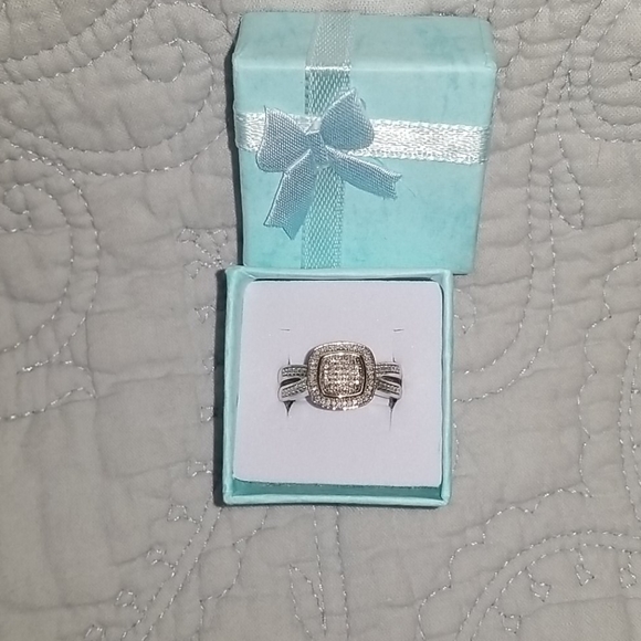 Zales Jewelry - 💍💎 Diamonds & Sterling Silver Ring 💎💍